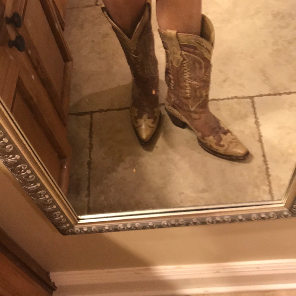 Corral fashion cowboy boots